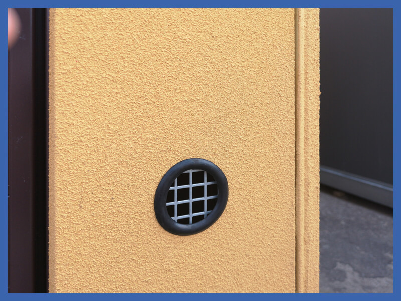 LÜFTUNGSÖFFNUNGN MIT MOSKITONETZ